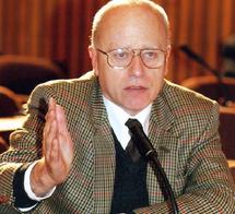 Le philosophe autrichien Hans Kockler : “Les puissances occidentales guettent les révolutions arabes” Le philosophe autrichien Hans Kockler : “Les puissances occidentales guettent les révolutions arabes”