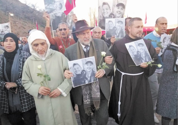 Marche pacifique et rituel religieux à Imlil