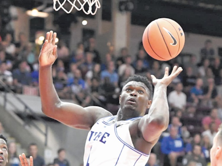 La montagne Zion fait trembler le basket universitaire et saliver la NBA La montagne Zion fait trembler le basket universitaire et saliver la NBA