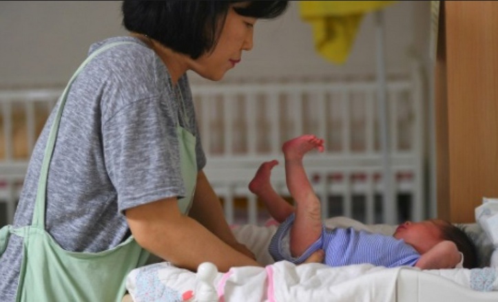 Séoul veut des bébés mais les femmes moins