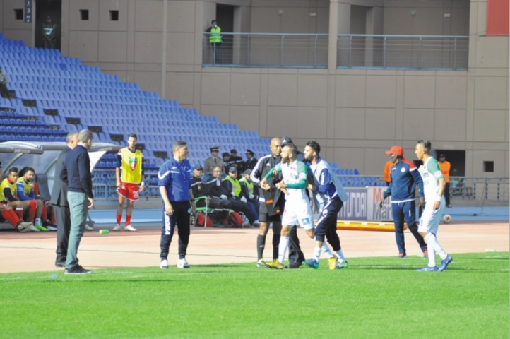 Joueur exemplaire, Zakaria Hadraf n’a pas tardé à présenter ses excuses. Joueur exemplaire, Zakaria Hadraf n’a pas tardé à présenter ses excuses.