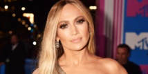 Jennifer Lopez poursuivie par un photographe Jennifer Lopez poursuivie par un photographe