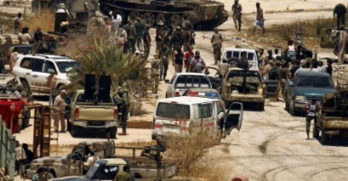 Cinq morts dans de nouveaux combats entre milices rivales au sud de Tripoli en Libye