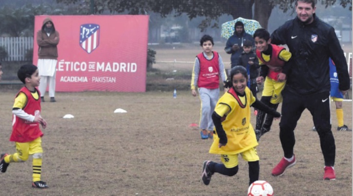 L'Atletico Madrid ouvre une académie de foot au Pakistan, terre de cricket L'Atletico Madrid ouvre une académie de foot au Pakistan, terre de cricket