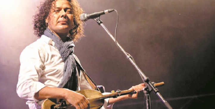 Aziz Sahmaoui & University of Gnawa au Studio des arts vivants Aziz Sahmaoui & University of Gnawa au Studio des arts vivants