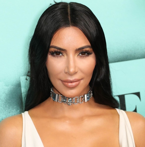 Kim Kardashian encourage ses sosies à faire de la chirurgie esthétique !