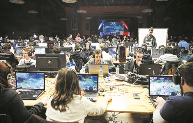 La “gaming house”, cohabitation et camp d'entraînement des gameurs professionnels La “gaming house”, cohabitation et camp d'entraînement des gameurs professionnels