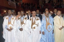 Laâyoune salue le contenu du discours Royal : L’euphorie gagne la place Al-Méchouar Laâyoune salue le contenu du discours Royal : L’euphorie gagne la place Al-Méchouar