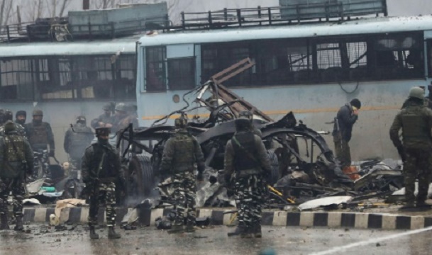 37 paramilitaires indiens tués dans un attentat au Cachemire indien 37 paramilitaires indiens tués dans un attentat au Cachemire indien
