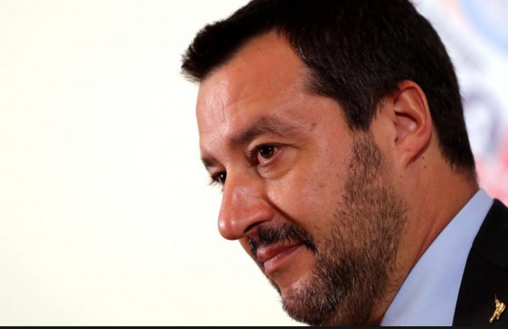 Les militants "5 Etoiles" évitent un procès à Matteo Salvini Les militants "5 Etoiles" évitent un procès à Matteo Salvini
