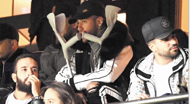 Neymar a pleuré pendant deux jours après sa nouvelle blessure Neymar a pleuré pendant deux jours après sa nouvelle blessure