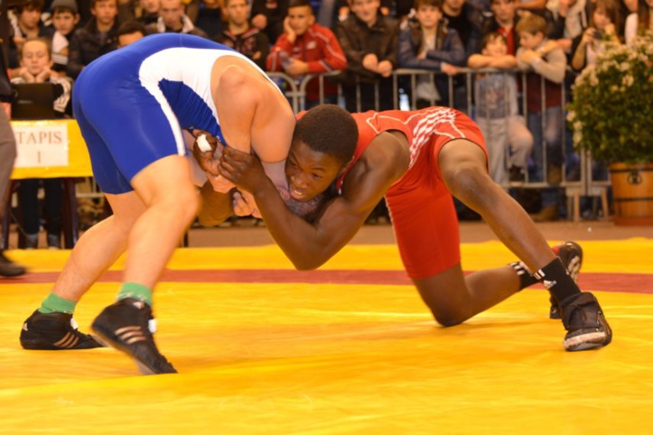 Lutte : Victoire d’Abtal Almadina et du Rachad Bernoussi Lutte : Victoire d’Abtal Almadina et du Rachad Bernoussi