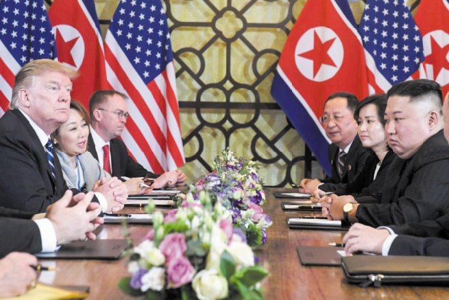 Trump et Kim se séparent à Hanoï sur un échec Trump et Kim se séparent à Hanoï sur un échec