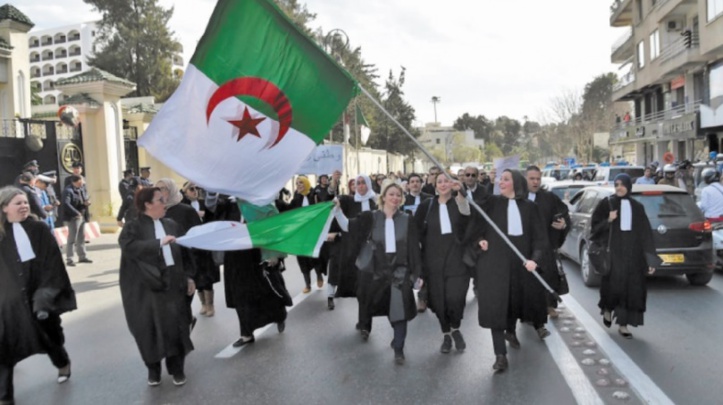Bouteflika perd le soutien de groupes liés à la guerre d'indépendance