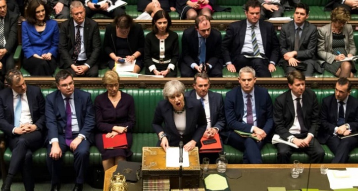 Les députés britanniques se prononcent sur un report du Brexit