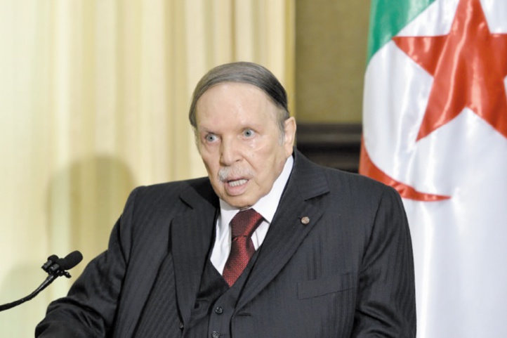 Abdelaziz Bouteflika confirme qu'il restera président après l'expiration de son mandat Abdelaziz Bouteflika confirme qu'il restera président après l'expiration de son mandat