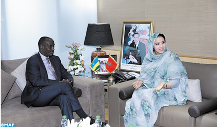 Rkia Derham reçoit le ministre rwandais des Affaires étrangères Rkia Derham reçoit le ministre rwandais des Affaires étrangères