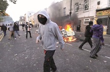 Violences urbaines en Angleterre : Retour à un calme précaire à Londres Violences urbaines en Angleterre : Retour à un calme précaire à Londres
