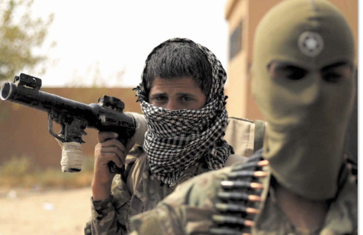 Kamikazes et roquettes, dernier recours des jihadistes de l’EI