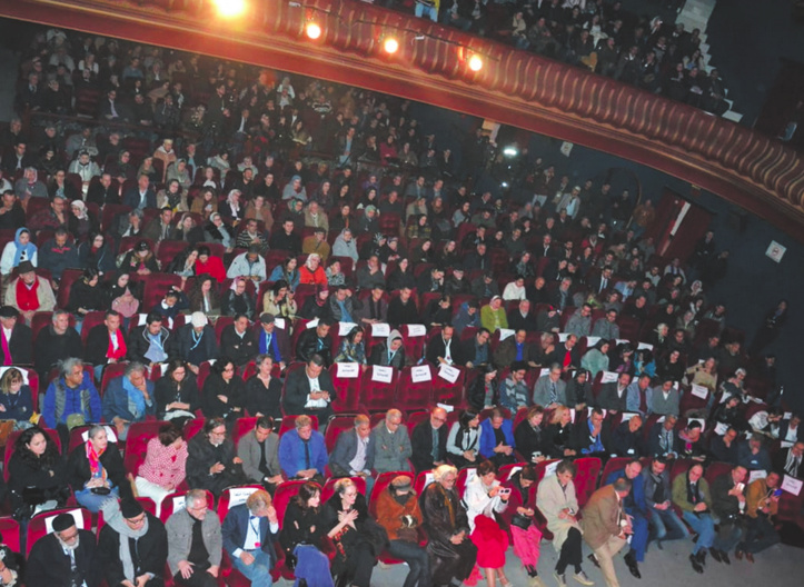 “Le vice de l'espoir” remporte le Grand Prix du Festival du cinéma méditerranéen de Tétouan “Le vice de l'espoir” remporte le Grand Prix du Festival du cinéma méditerranéen de Tétouan