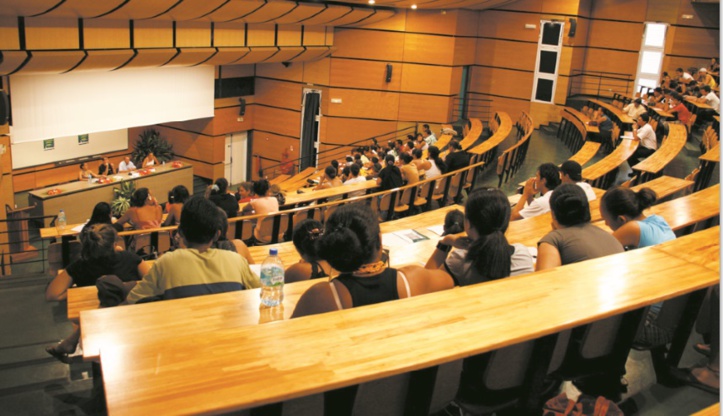 Ce faux débat qui nous empoisonne l’existence : Quelle langue pour quel enseignement ? Ce faux débat qui nous empoisonne l’existence : Quelle langue pour quel enseignement ?