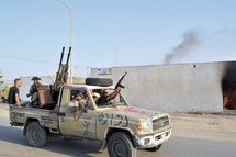La traque au dictateur se poursuit : L'Algérie aurait servi de repaire pour kadhafi et ses fils La traque au dictateur se poursuit : L'Algérie aurait servi de repaire pour kadhafi et ses fils
