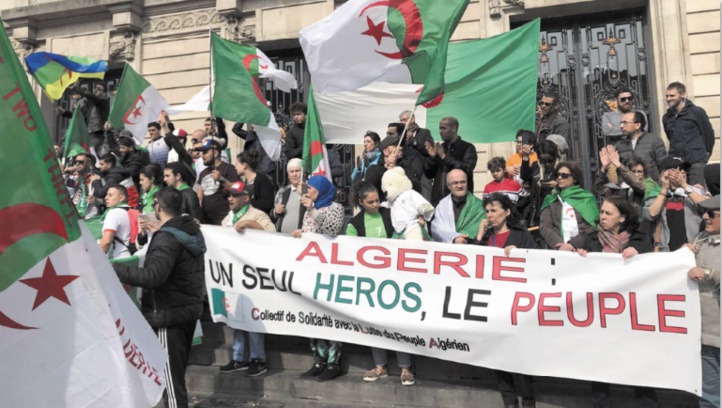 Bouteflika demande pardon aux Algériens, déterminés à faire chuter le système