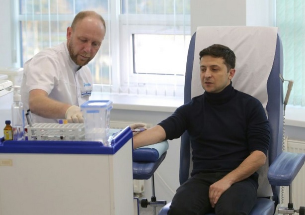 Présidentielles ukrainiennes : Campagne par éprouvettes interposées entre les candidats du second tour Présidentielles ukrainiennes : Campagne par éprouvettes interposées entre les candidats du second tour