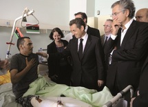 Sarkozy et Cameron en Libye pour une visite "historique" Sarkozy et Cameron en Libye pour une visite "historique"