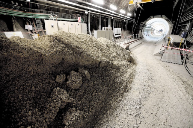 Quel legs pour les siècles à venir ? Matières et déchets radioactifs en débat Quel legs pour les siècles à venir ? Matières et déchets radioactifs en débat