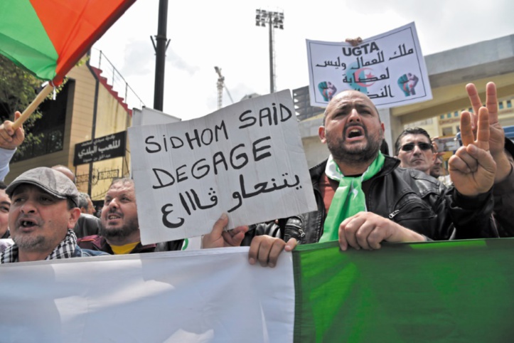 Algérie : Manifestation contre le patron du principal syndicat Algérie : Manifestation contre le patron du principal syndicat