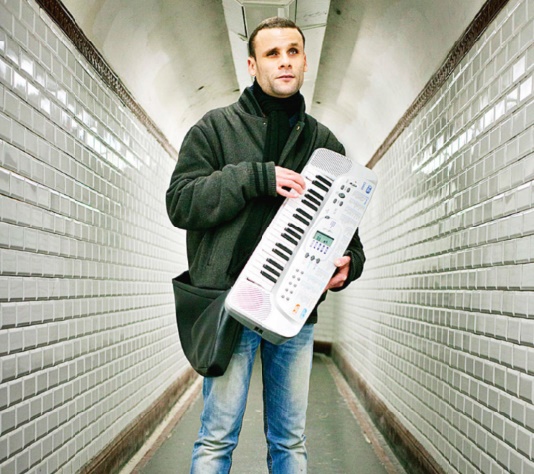 Mohamed Lamouri, chanteur de raï : Du métro parisien au Printemps de Bourges