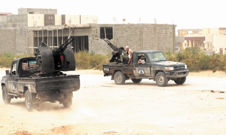 Pour les Tripolitains, la vie doit continuer malgré les combats à leur porte Pour les Tripolitains, la vie doit continuer malgré les combats à leur porte