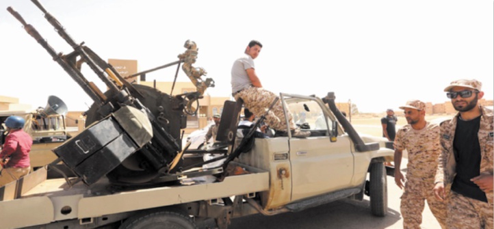 En Libye, impasse militaire et luttes d'influence étrangères En Libye, impasse militaire et luttes d'influence étrangères