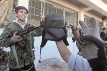 Moutassim Kadhafi capturé : Les combattants du CNT poursuivent leur offensive Moutassim Kadhafi capturé : Les combattants du CNT poursuivent leur offensive