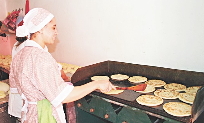 Ces petits métiers ramadanesques qui font recette chez les Meknassis Ces petits métiers ramadanesques qui font recette chez les Meknassis