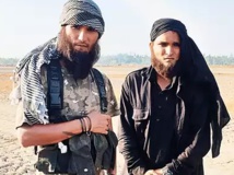 Deux figurants de Bollywood oublient de retirer leur costume de terroriste et finissent au poste