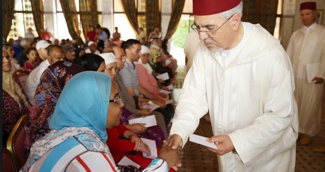 Dons Royaux au profit de familles nécessiteuses de Fès et Sefrou Dons Royaux au profit de familles nécessiteuses de Fès et Sefrou