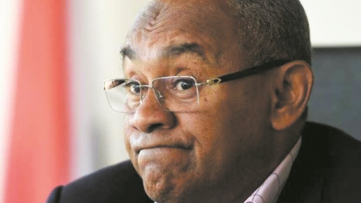 Le boss du foot africain interpellé à Paris Le boss du foot africain interpellé à Paris