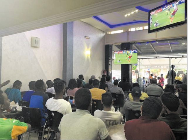 La fougue du foot se vit aussi au café du quartier