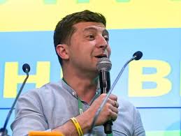 Vers une majorité absolue au Parlement ukrainien du parti du président Zelensky