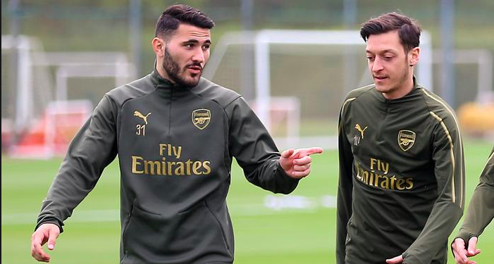 Özil et Kolasinac sont sortis indemnes d’une agression à Londres Özil et Kolasinac sont sortis indemnes d’une agression à Londres