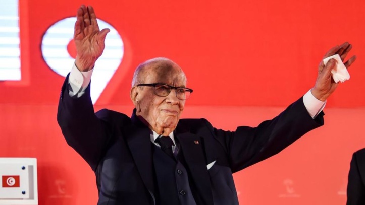 La Tunisie pleure son président et prépare une élection pour septembre