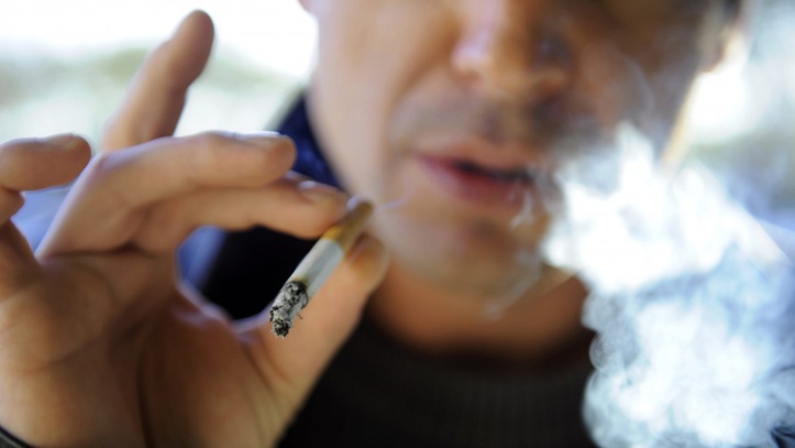 Au Maroc, on fume et on enfume en toute impunité Au Maroc, on fume et on enfume en toute impunité