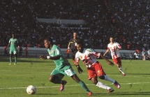 Huis clos à Meknès, barbarie à El Jadida, petit niveau à Casa : Un football qui en est à l’âge de la pierre Huis clos à Meknès, barbarie à El Jadida, petit niveau à Casa : Un football qui en est à l’âge de la pierre