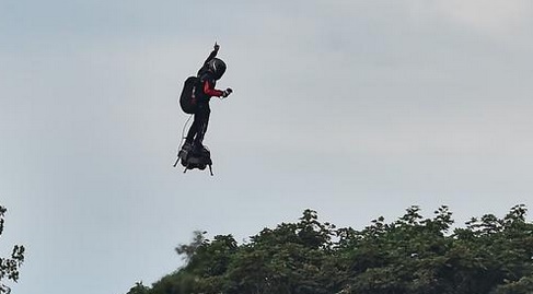 Insolite : Voiture volante