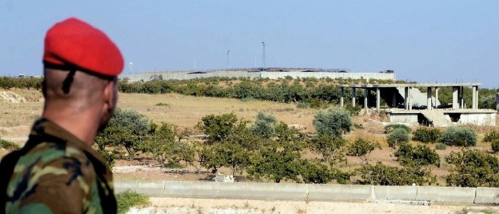 Dans le nord-ouest syrien, le face-à-face des soldats de Damas et d'Ankara