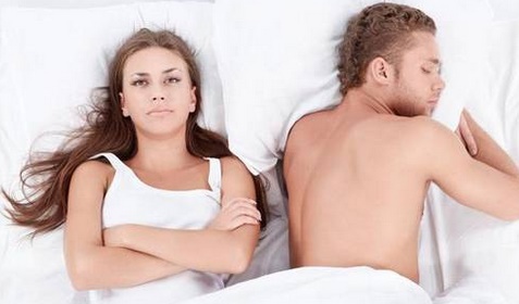 Pourquoi les femmes dorment moins bien que les hommes Pourquoi les femmes dorment moins bien que les hommes