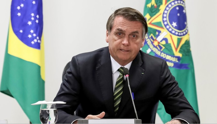 Feux en Amazonie : Bolsonaro accepte finalement une aide financière de l'étranger