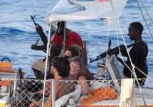 Enlevés depuis trois mois : L’armée américaine libère deux otages en Somalie Enlevés depuis trois mois : L’armée américaine libère deux otages en Somalie